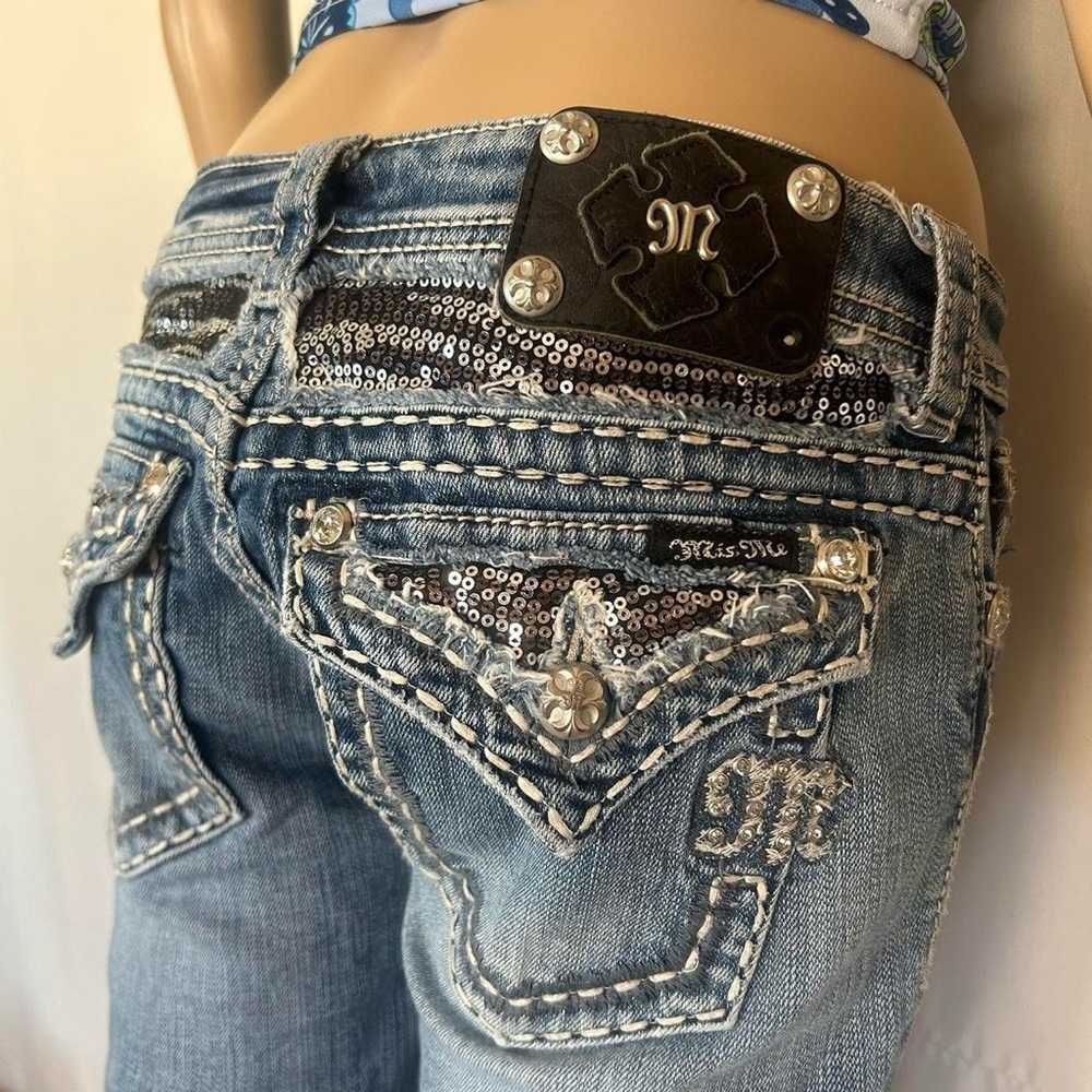 Vintage Y2K low rise Miss Me capris